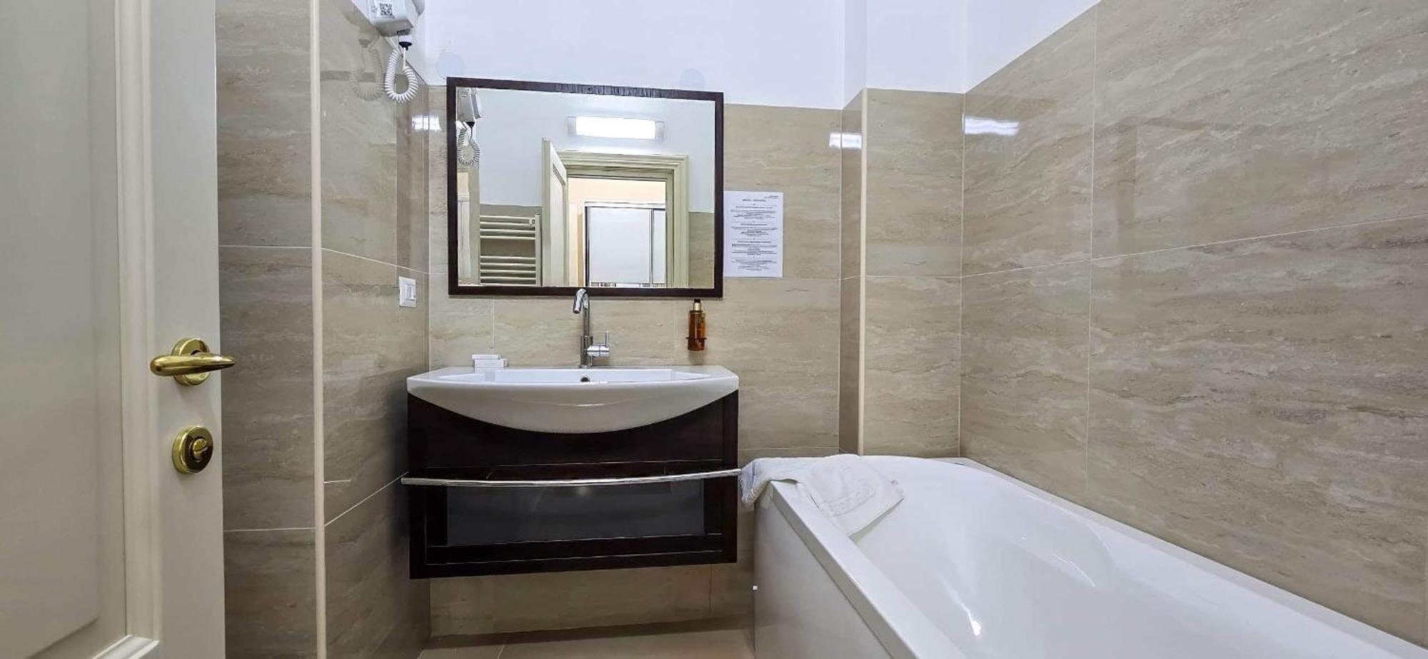 Green Park Boutique Hotel Focşani エクステリア 写真
