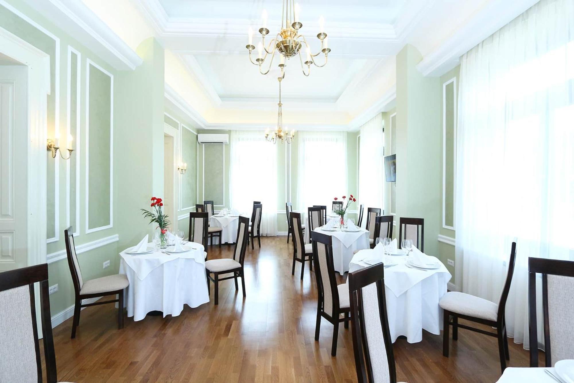 Green Park Boutique Hotel Focşani エクステリア 写真