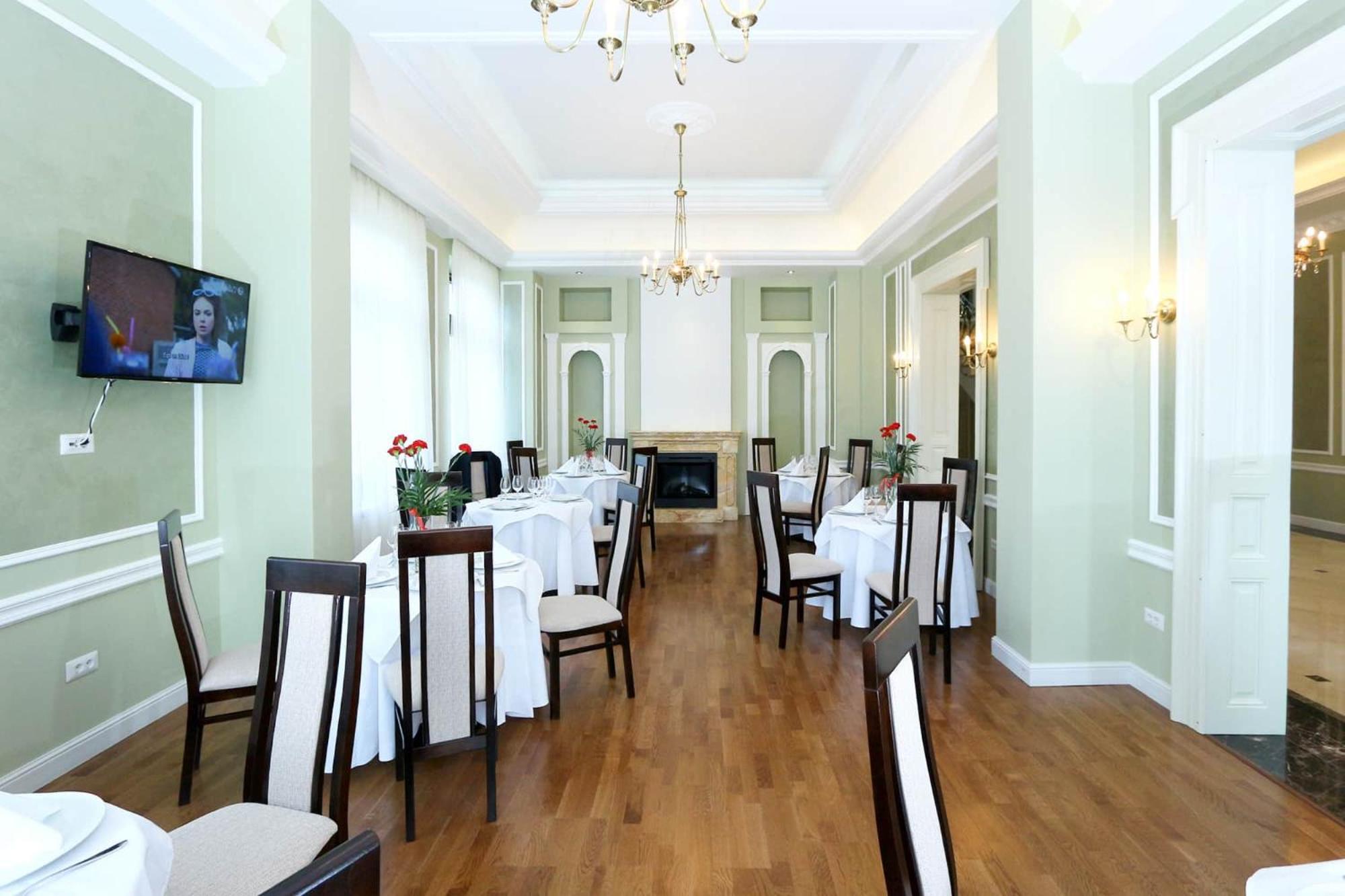 Green Park Boutique Hotel Focşani エクステリア 写真